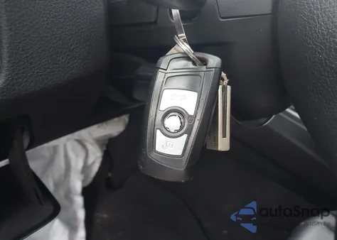 2015 BMW 328I xDrive из США, поврежденный, VIN WBA3B5G57FNS12182